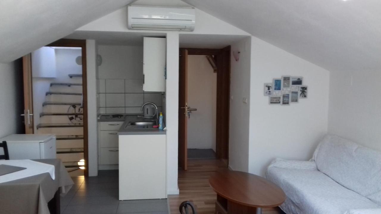 Apartments Mime - Small House โวดีเซ ภายนอก รูปภาพ
