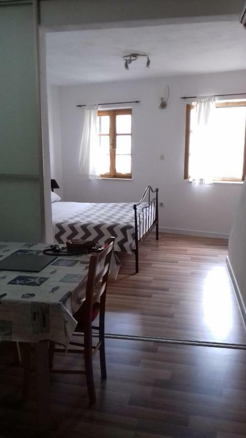 Apartments Mime - Small House โวดีเซ ภายนอก รูปภาพ
